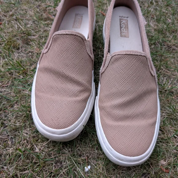 Keds Tan Canvas Slip-On Sneakers EUC - Picture 1 of 5